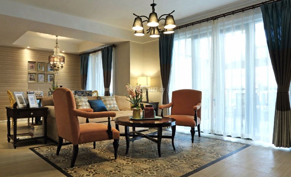 客厅地毯与沙发搭配图片 餐厅吊灯装修效果图
