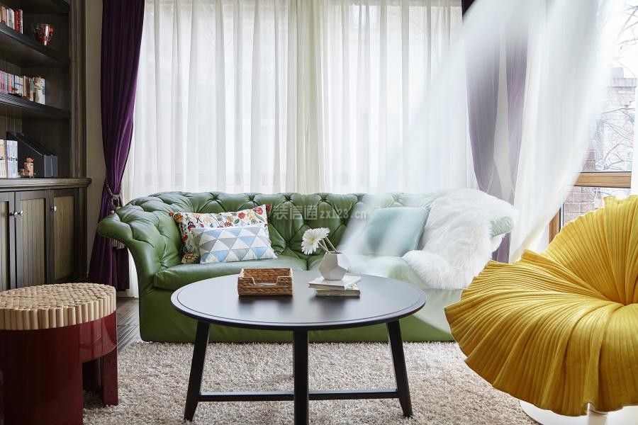 客厅窗帘装饰图 客厅沙发地毯效果图