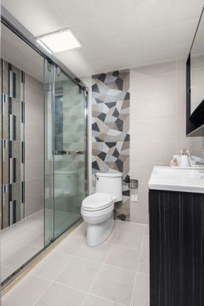 现代卫生间装修风格 现代卫生间图片 现代卫生间设计 卫生间玻璃门隔断