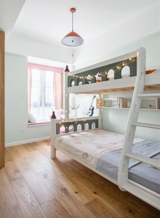 80平方米房子儿童卧室高低床装修图