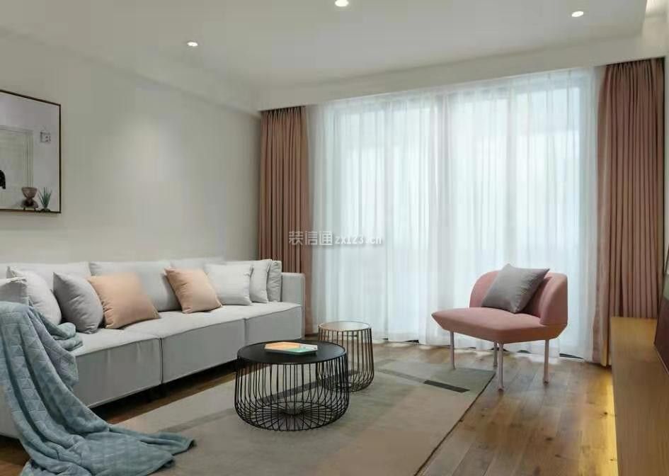 客厅地毯与沙发搭配图片 客厅窗帘装修效果图