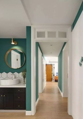 美式四居室走廊装修设计效果图片