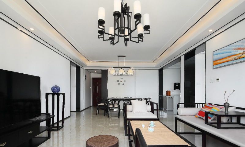 德盛尚峰简约新中式128平米四室两厅装修案例