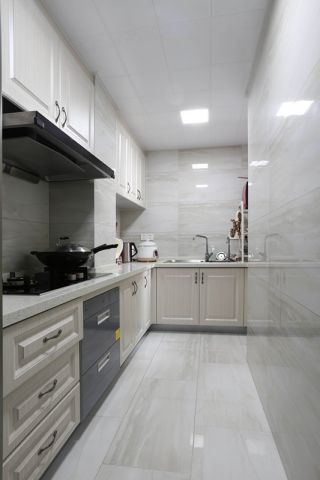 100平米现代简约厨房转角柜装修效果图