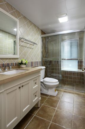 美式卫生间装修效果图片 美式卫生间装饰效果图 美式卫生间装修设计
