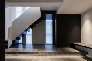 115平米高级黑现代复式楼梯装修效果图