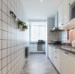 现代北欧风格厨房地板砖装修效果图片