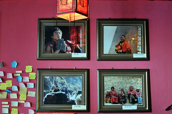 藏式酒吧照片墙