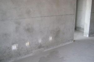 ?？谒姲惭b工人