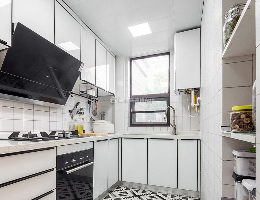 2023昆明小户型厨房白色橱柜装修效果图