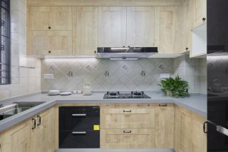 现代四居室厨房实木橱柜装修效果图片