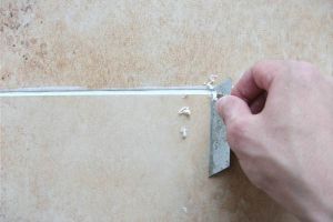 如何处理瓷砖缝隙