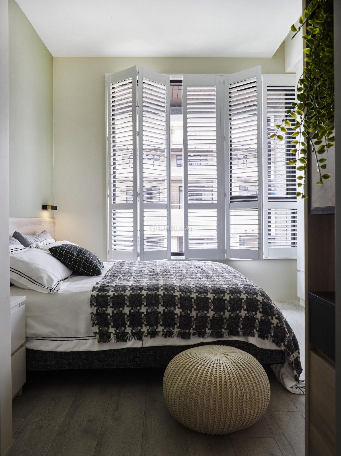 现代风格100平米卧室床效果图欣赏