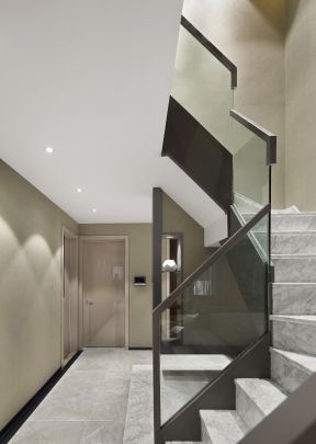 跃层楼梯设计效果图 跃层楼梯家装设计