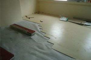 铺贴木地板