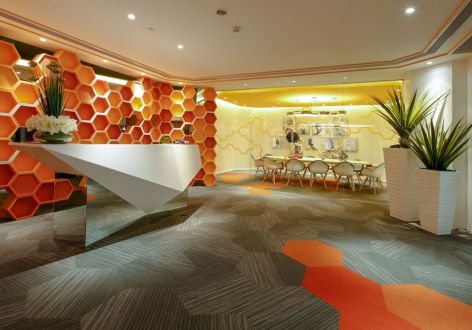 广州办公空间绚丽风格768平米装修案例