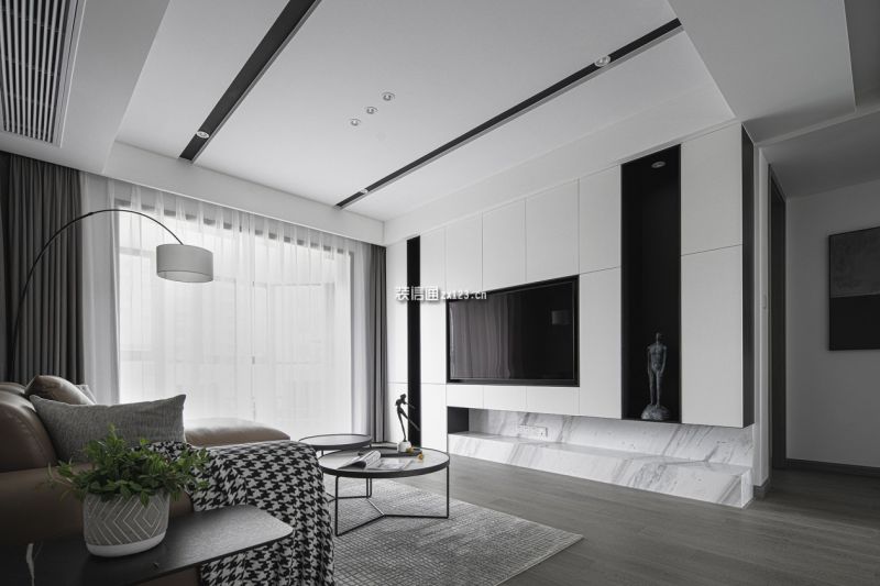 东立国际133㎡四居室现代风格装修案例