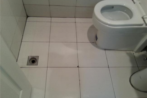 卫生间漏水不用砸砖