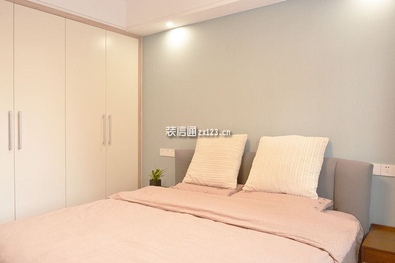 长江国际130平现代简约三居室装修案例