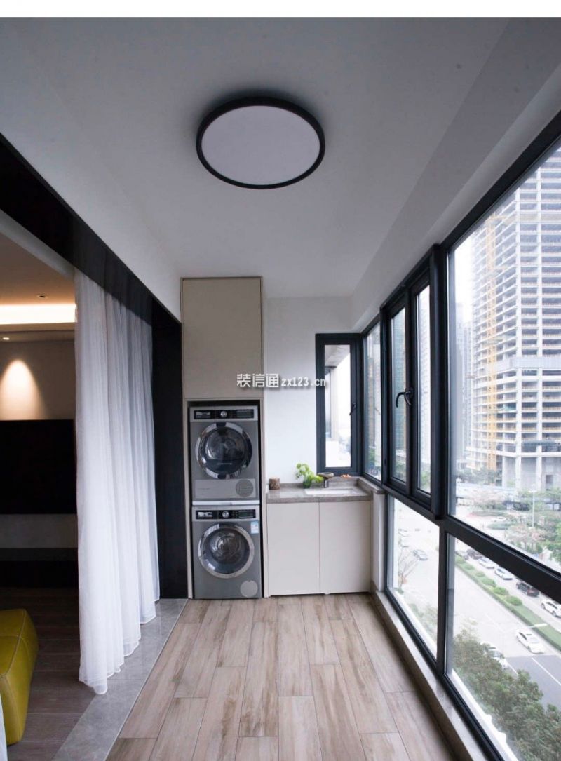 龙湖尚城135平三居室现代简约风格装修案例