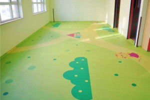 幼儿园拼装悬浮地板
