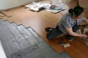 铺地板革好吗