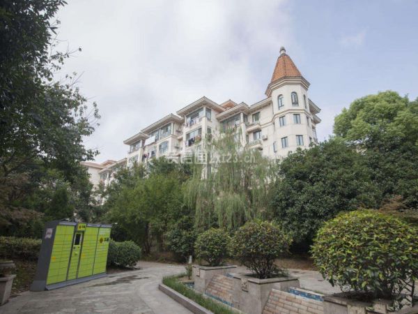 发 商:南京江宁市政建设房地产开发有限公司南京天元城地处江宁