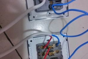 装修插座接线