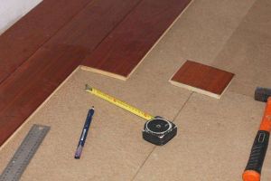 实木复合地板如何铺设
