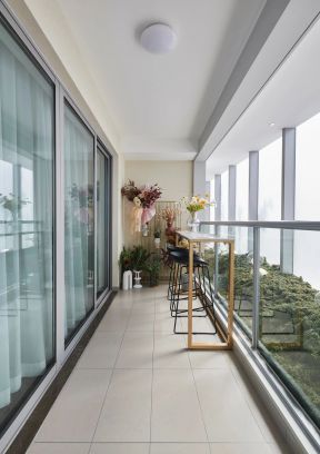 上海家装大户型阳台休闲区设计图片