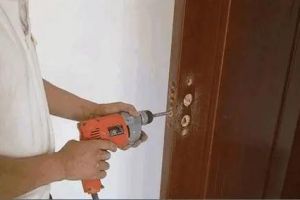 先裝門套還是先裝地板
