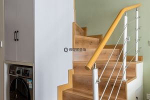 装修楼梯三种材质