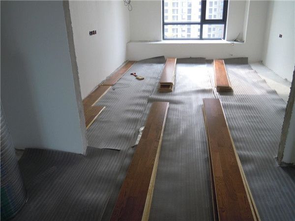 别墅装修施工步骤-安装地板
