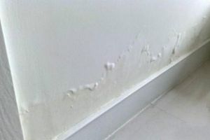 卫生间墙砖渗水