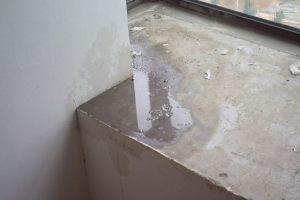 飄窗下面滲水