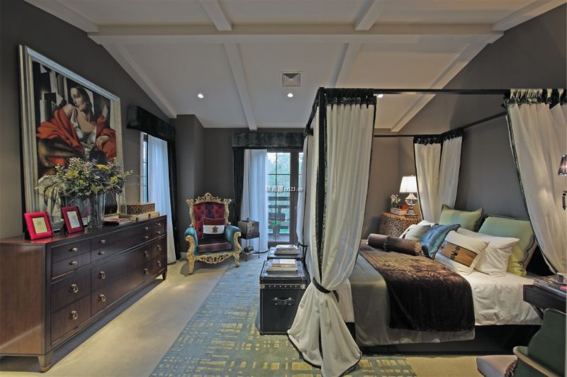 鑫苑国际新城奢华欧式148平米四室两厅装修案例