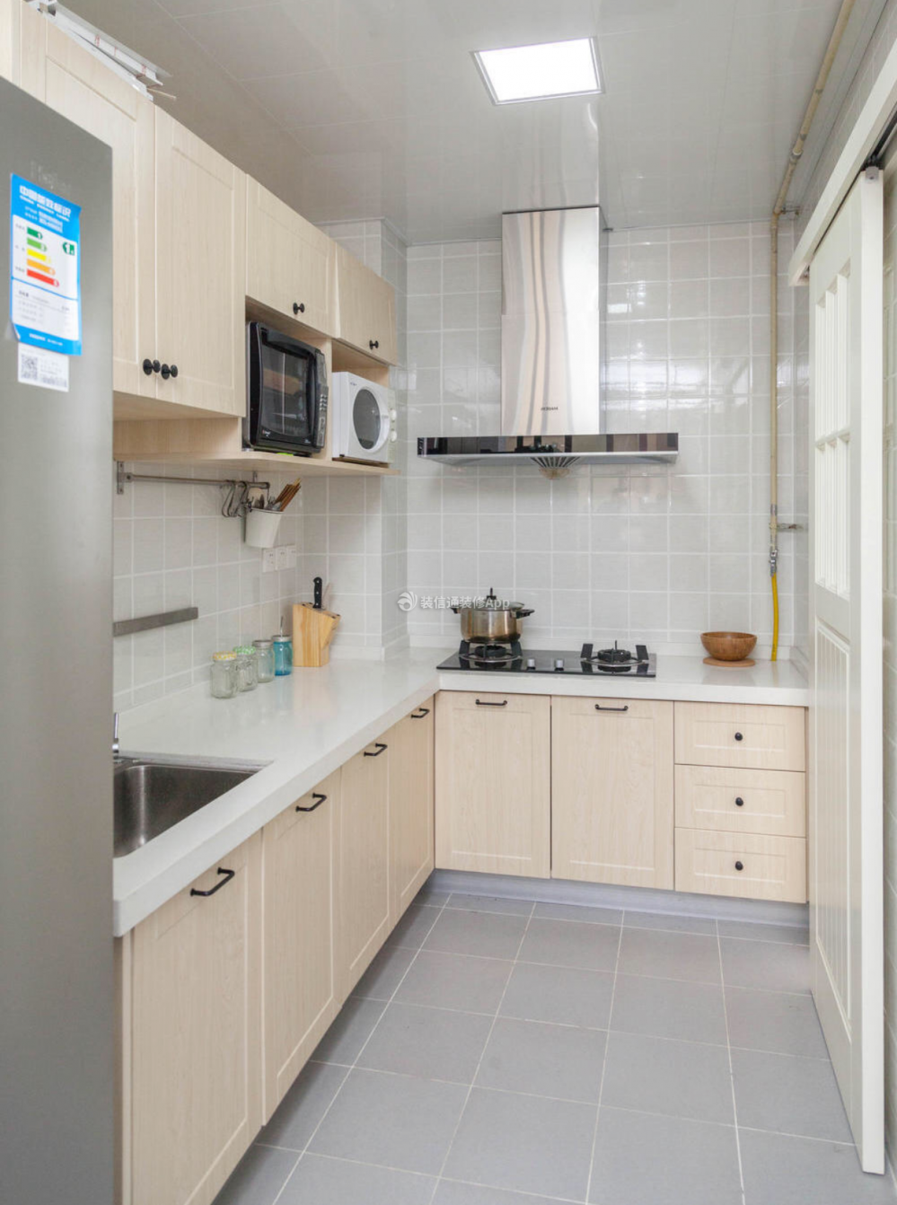 100平米房子厨房橱柜装修效果图