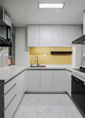 80平米两室一厅U型厨房装修设计效果图