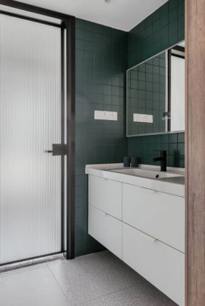 110平方家庭洗手间装饰设计效果图