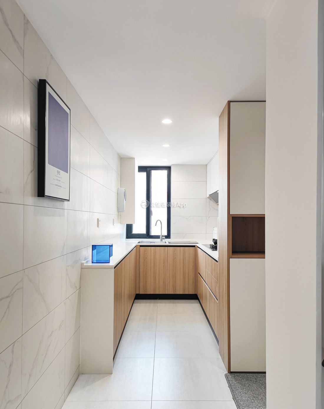 60平方米现代风格U型厨房设计图片