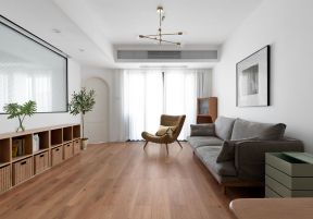 70平方米两房客厅木地板装修设计图