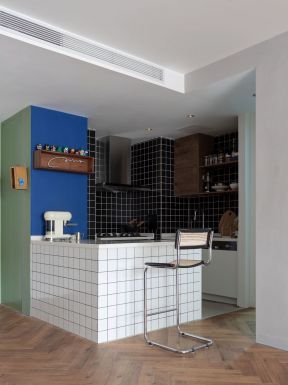 小户型70平米房子厨房吧台装修设计图