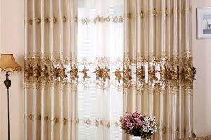 一般的窗帘安装方法是什么