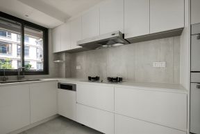四室一厅厨房橱柜简约白色装修设计图