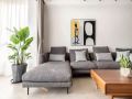 140平三居室以原木风为主，灰调搭配空间中营造出舒适清闲的氛围！