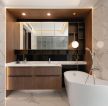 现代风格家庭卫生间浴缸装饰图片