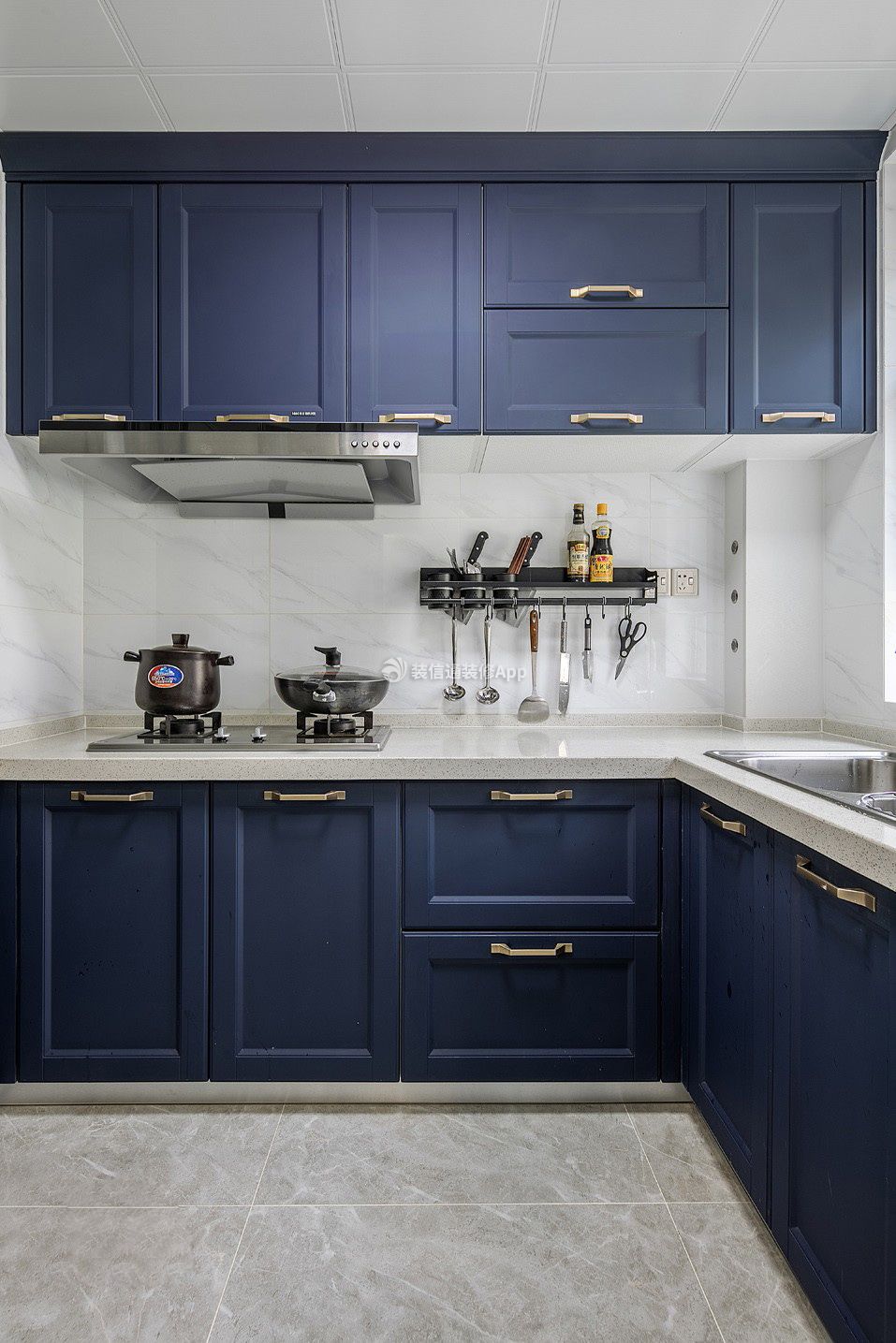 简欧式厨房蓝色橱柜设计装修图片