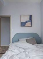 96平简约北欧风小三房，海蓝色沙发背景，让空间清爽又温馨