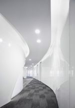 极简风格办公楼走廊设计效果图