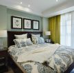 美式风格卧室床头装饰设计效果图